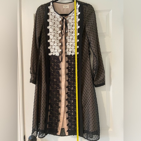 Luxe & Arrow Long Button Down Black Feminine Classy Dress Lace/Polka Dots Size S - Picture 2 of 9